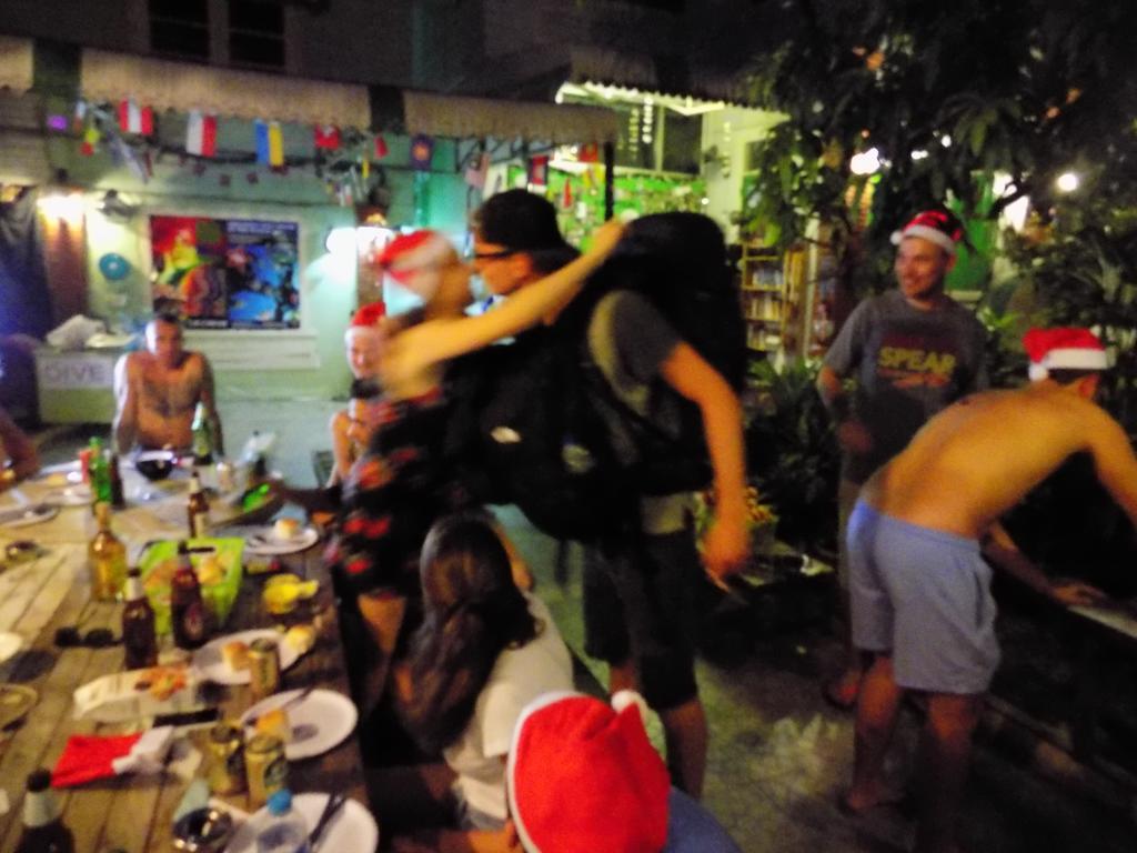 The Oasis Hostel (Adults Only) Банкок Екстериор снимка