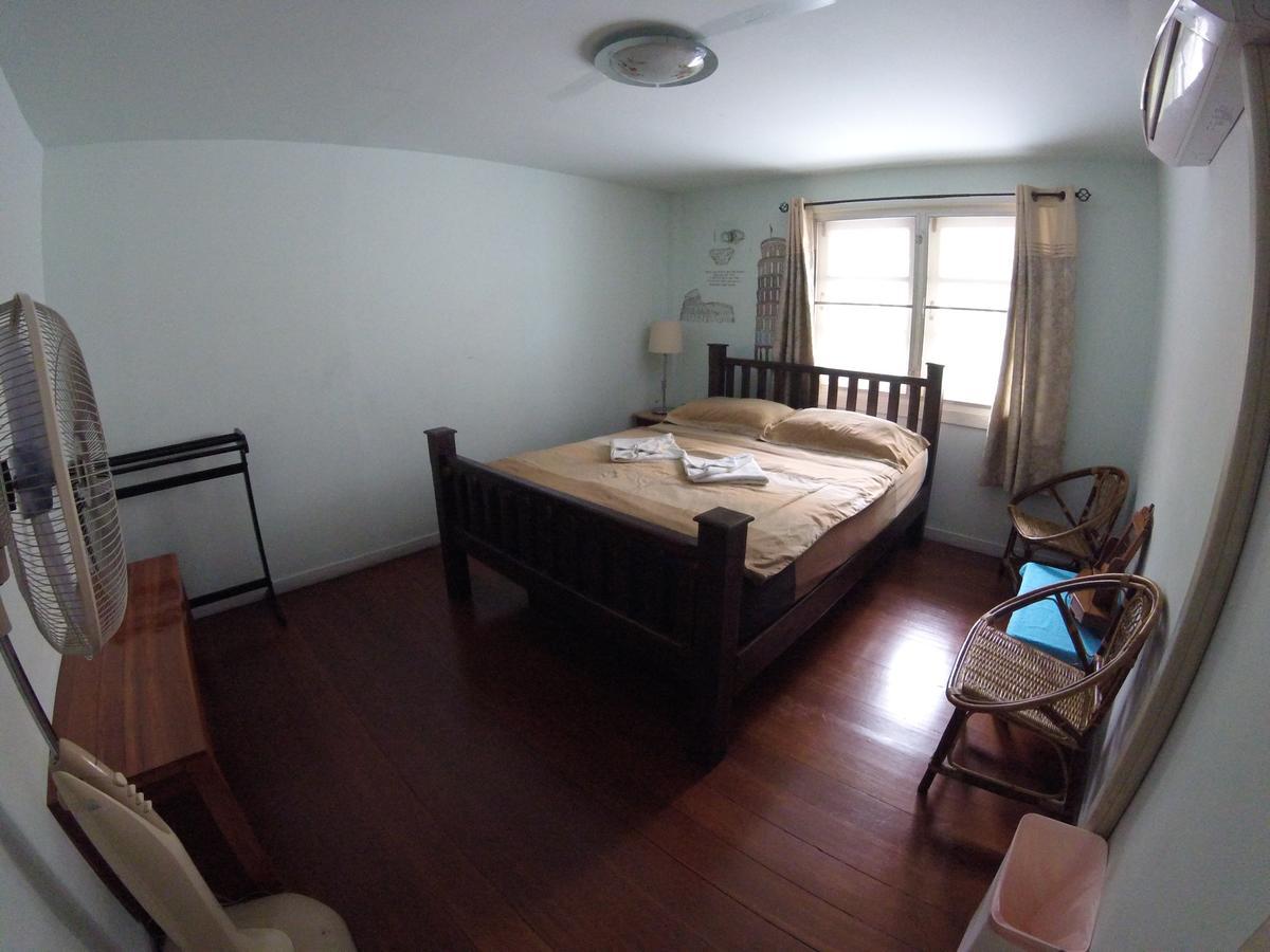 The Oasis Hostel (Adults Only) Банкок Екстериор снимка